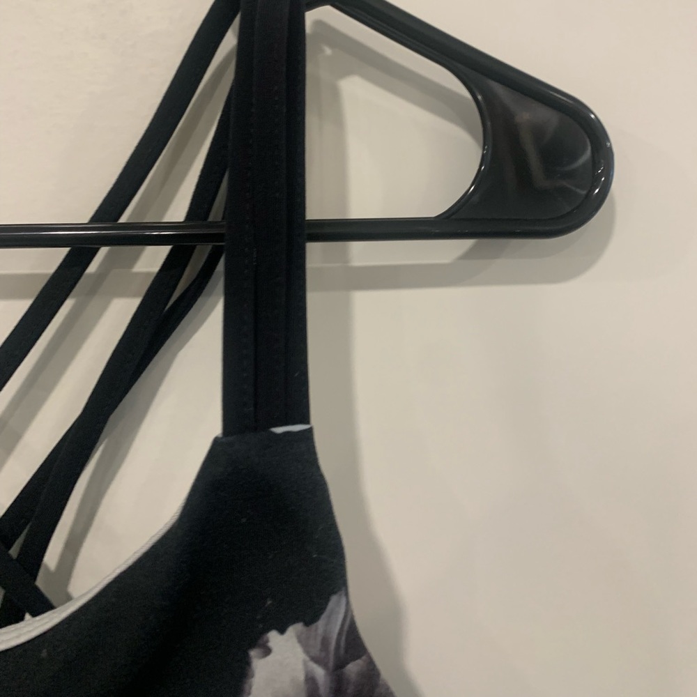 GAP Floral Sports Bra Size M - Picture 4 of 8